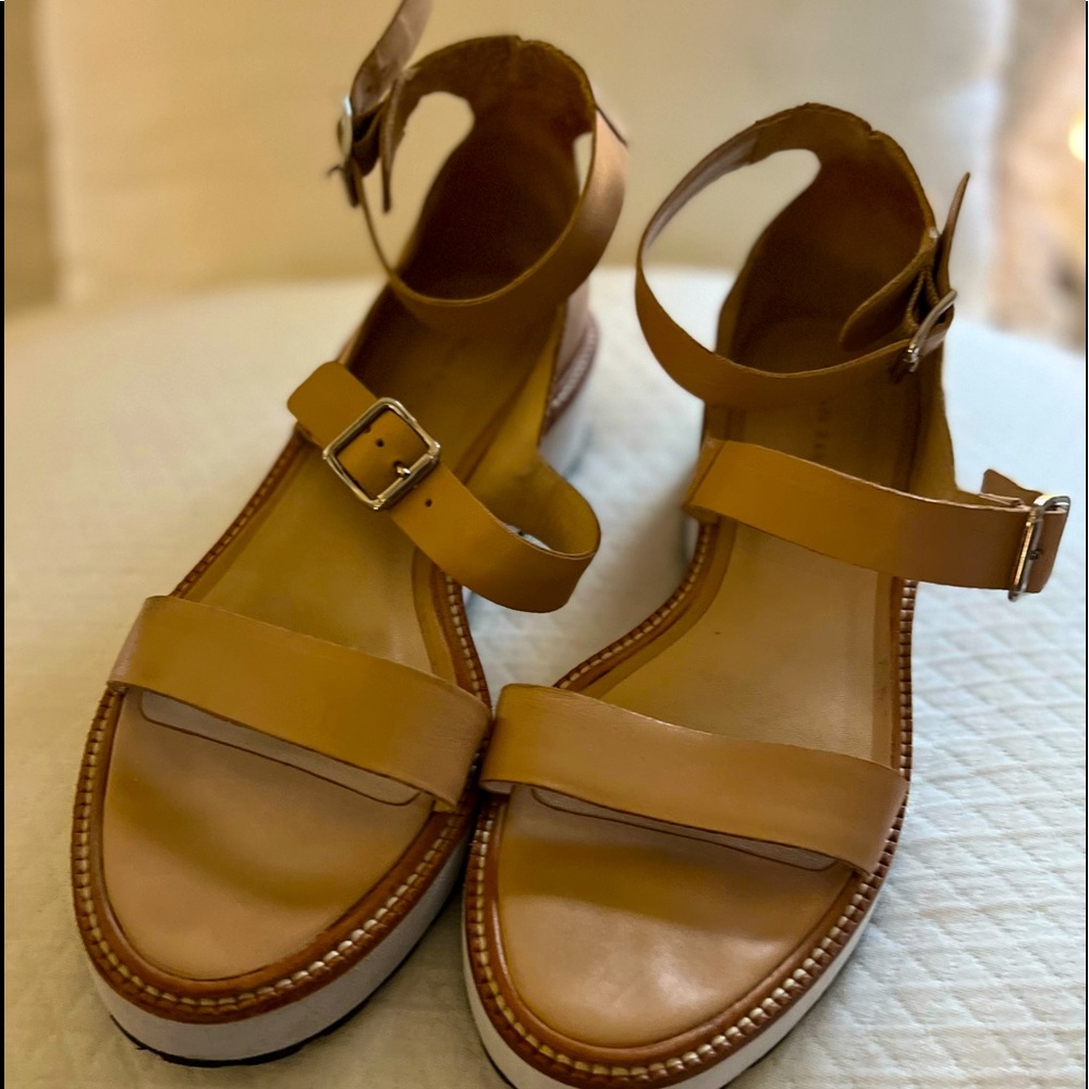 Beige wedges sandal.